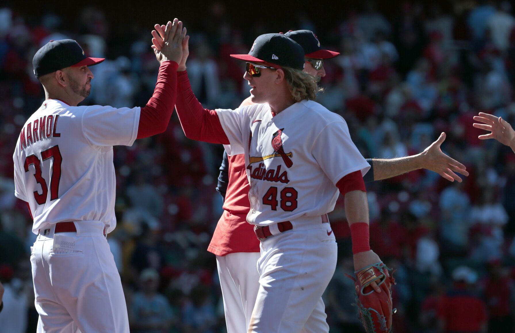 Cardinals win 7-5 over Diamondbacks, split series